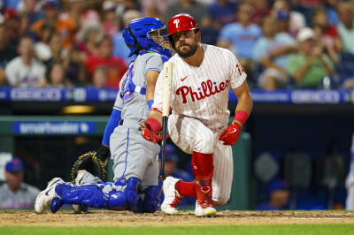 Alonso homers, drives in 4 as Mets hold off Phillies 8-6