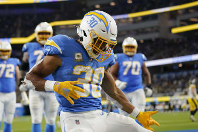 Chargers hold off Steelers