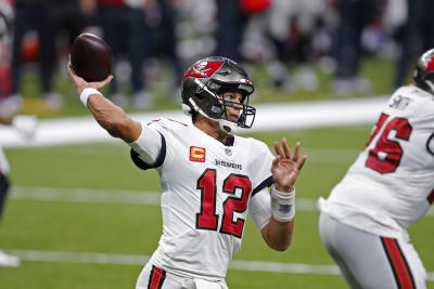 Bucs Mike Evans (13) drops a pass that bounced off his chest at the end of  the 3rd qtr. during the Tampa Bay Buccaneers against the New York Giants at  Raymond James