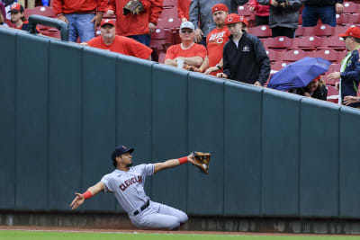 Steven Kwan makes one of the best diving catches of the 2022