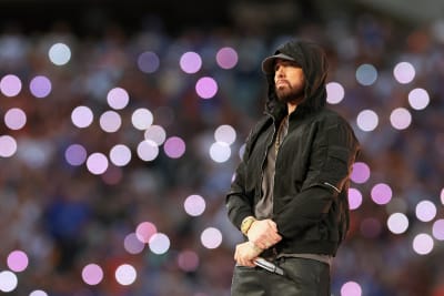 Eminem is the latest celeb to have a ball at an NFL game