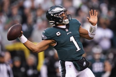 Hurts, Brown power unbeaten Eagles past Steelers 35-13 - WHYY