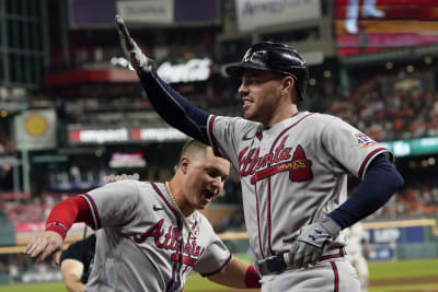 Swanson thinks Braves should retire Freddie Freeman's number