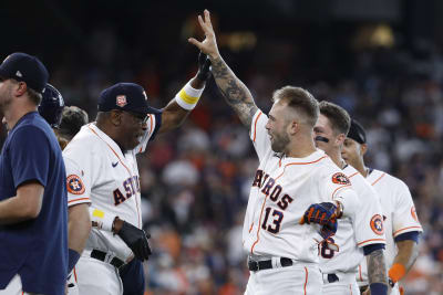 Yordan Alvarez 26th Home Run of the Season #Astros #MLB Distance: 407ft  Exit Velocity: 110 MPH Launch Angle: 35° Pitch: 92mph Sinker…