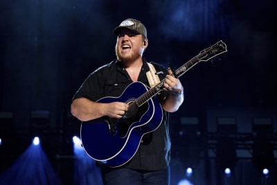 Carrie Underwood, Jason Aldean, Luke Combs to play CMA stage