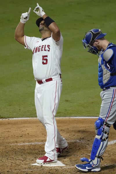 Pujols welcomed by thousands of Angels fans