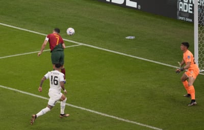 Atletico Madrid Ball Boy Shows Cristiano Ronaldo No Respect (GIF) 