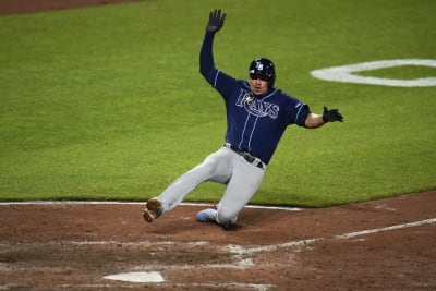 Braves acquire infielder Arcia from Brewers for 2 pitchers - The