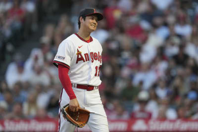 Choi Ji-man shows up wearing his new Angels uniform in S. Korea