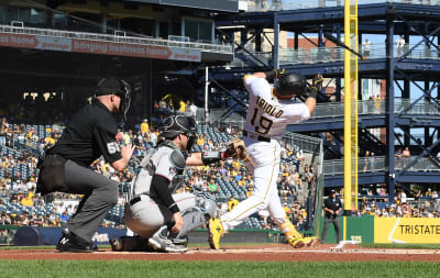 Miguel Andujar's blast lifts Pirates over Nationals in Game 1