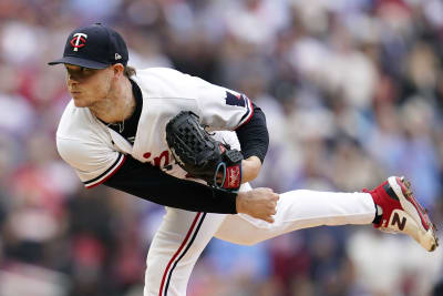 Twins sweep Blue Jays for first playoff series win since 2002, will face  Astros in ALDS - The Athletic