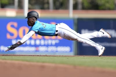 Padres' Fernando Tatis Jr. likely headed for surgery on broken wrist, could  miss three months - The Boston Globe