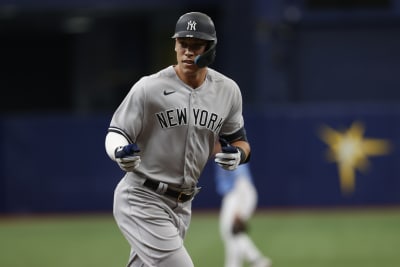 Stanton's seventh-inning homer helps Yankees complete sweep of