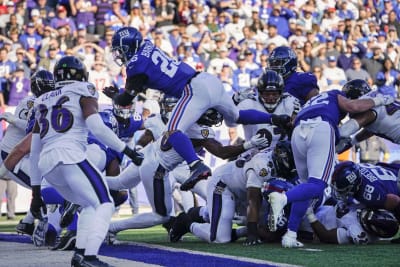 Webb rallies Giants over Bengals with 2 TD passes to Bachman