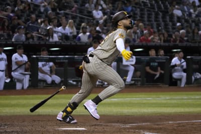 Fernando Tatis Jr.'s great throw, 04/29/2023