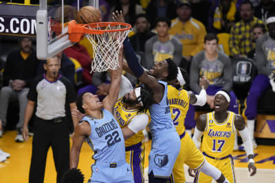 Anthony Davis Leads Lakers Past Golden State - The New York Times