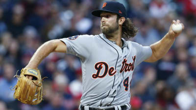 Milwaukee Brewers' Daniel Norris throws during the eighth inning