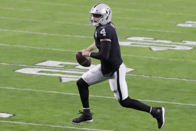 Derek Carr injured vs. Chargers, Marcus Mariota takes over