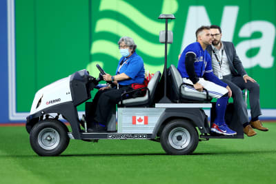 Blue Jays CF Springer carted off field after scary collision