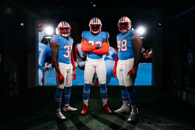 Houston Cougars reveal new Oilers-inspired uniforms for season