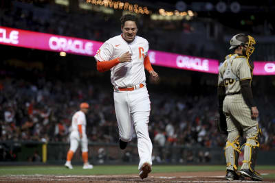 Alyssa Nakken coaches first base for Giants - NBC Sports