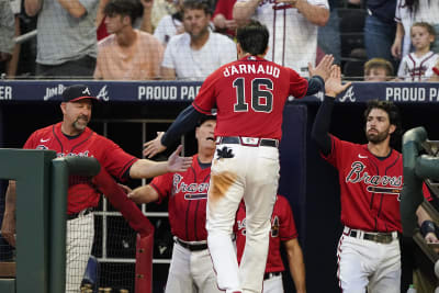 Five homers help Braves power past Phillies, 15-3