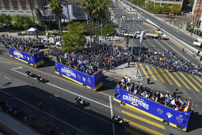 Rams fans cheer Super Bowl champs at LA victory parade – WANE 15