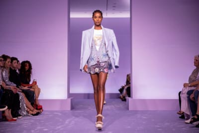 Maxwell brings shimmer, shine and smiles to NY Fashion Week