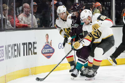 NHL Stanley Cup 2023 Participant Finals Matchup Graphic T-Shirt - Mens -  Vegas Golden Knights vs Florida Panthers