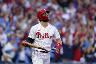 Bryce Harper launches solo homer, 10/08/2022