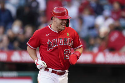 Vladimir Guerrero Sr. throws first pitch to Mike Trout in Angels home opener