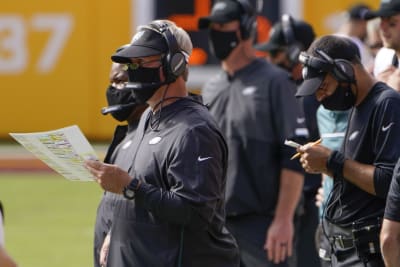 NFL reminds teams to follow sideline rules on face coverings