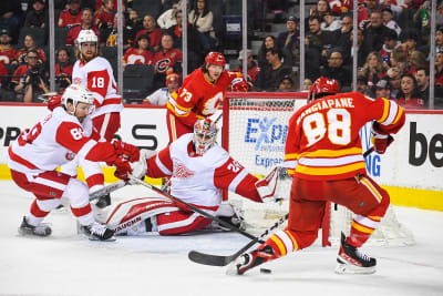 Markstrom's 32 save shutout lifts Calgary Flames to 3-0 win over