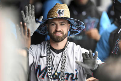 Marlins Debut New Orange Cap with Home Uniform