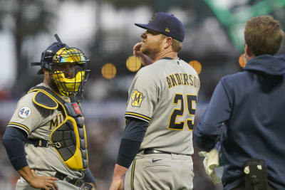 Brewers' Eduardo Escobar goes on the 10-day IL with hamstring strain