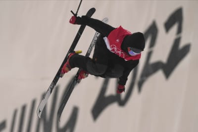 Eileen Gu top seed in ski halfpipe qualifying