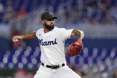 Miami Marlins: Sandy Alcantara complete game vs Los Angeles Dodgers