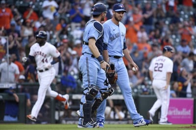 Yordan Alvarez's parents watch son play in MLB for 1st time