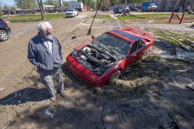 Man's Pontiac Fiero collection destroyed in mid-Michigan flooding