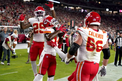 FINAL SCORE: Chiefs carve up Cardinals 38-10