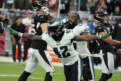 Eagles stay undefeated thanks to five Jaguars turnovers