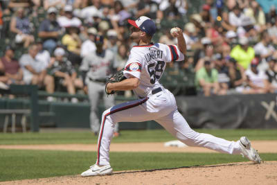 Unearned runs help White Sox beat Cleveland 4-2