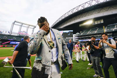 Vladimir Guerrero joins Vladimir Sr. as first father-son duo to win Home  Run Derby