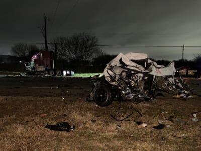 Man seriously injured in Laredo after motorcycle collides with vehicle