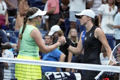 Medvedev and Rybakina earn titles at rain-affected Italian Open