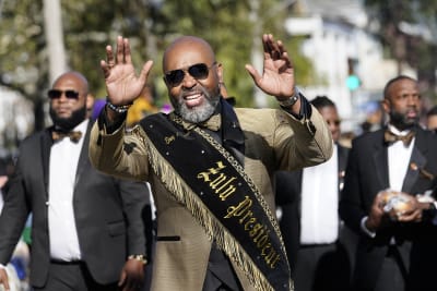 New Orleans hosts its 1st full-dress Mardi Gras since 2020