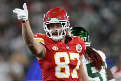 Travis Kelce Reacts to Having Taylor Swift at Chiefs vs. Jets Game - E!  Online