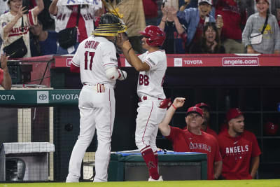 Walsh hits for cycle, Trout hits 2 HRs as Angels rout Mets