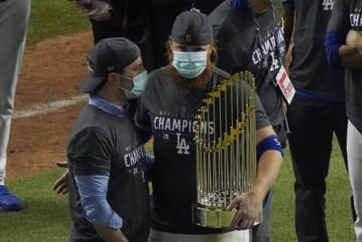 Justin Turner of Los Angeles Dodgers pulled from World Series