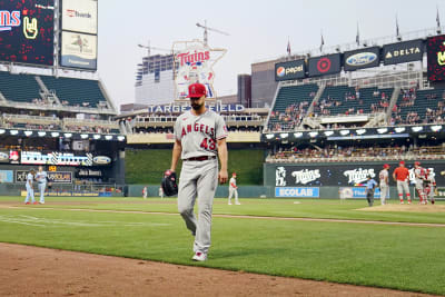 Sandoval loses no-hitter in 9th, Angels beat Twins 2-1